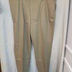 Lands' End NWOT men’s khaki pants size 42 with 30” inseam